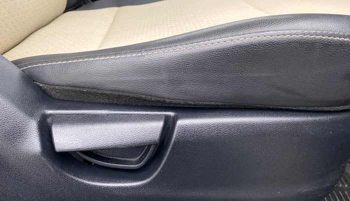 2019 Hyundai NEW SANTRO ERA 1.1, Petrol, Manual, 17,276 km, Driver Side Adjustment Panel