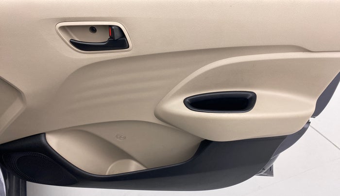 2019 Hyundai NEW SANTRO ERA 1.1, Petrol, Manual, 17,276 km, Driver Side Door Panels Control