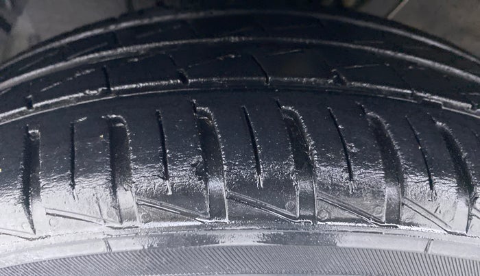 2019 Hyundai NEW SANTRO ERA 1.1, Petrol, Manual, 17,276 km, Left Front Tyre Tread