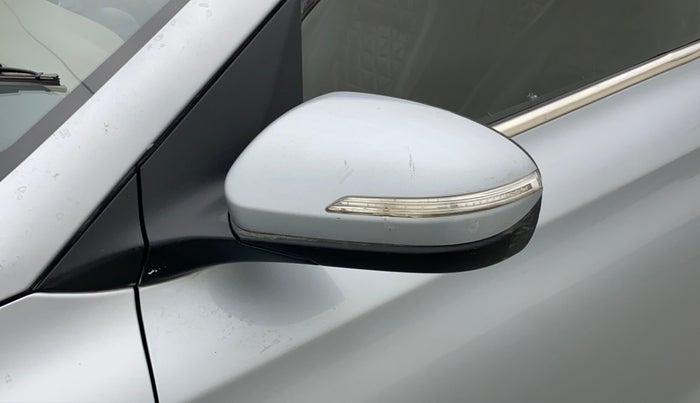 2020 Hyundai Elite i20 SPORTZ PLUS 1.2, Petrol, Manual, 44,394 km, Left rear-view mirror - Indicator light has minor damage