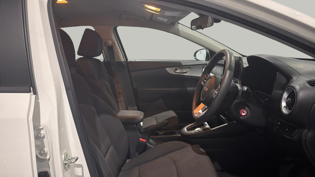 2023 Kia Cerato S, Automatic, 46383 km, Right Side Front Door Cabin View