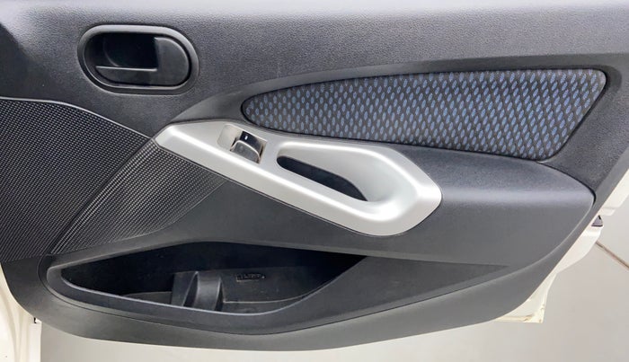 2014 Ford Figo TITANIUM 1.4 DIESEL, Diesel, Manual, 43,280 km, Driver Side Door Panels Controls