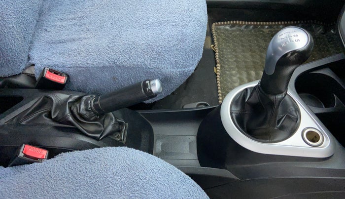 2014 Ford Figo TITANIUM 1.4 DIESEL, Diesel, Manual, 43,280 km, Gear Lever