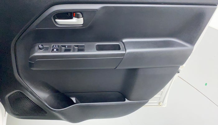 2019 Maruti New Wagon-R VXI (O) 1.2L, Petrol, Manual, 35,467 km, Driver Side Door Panels Control