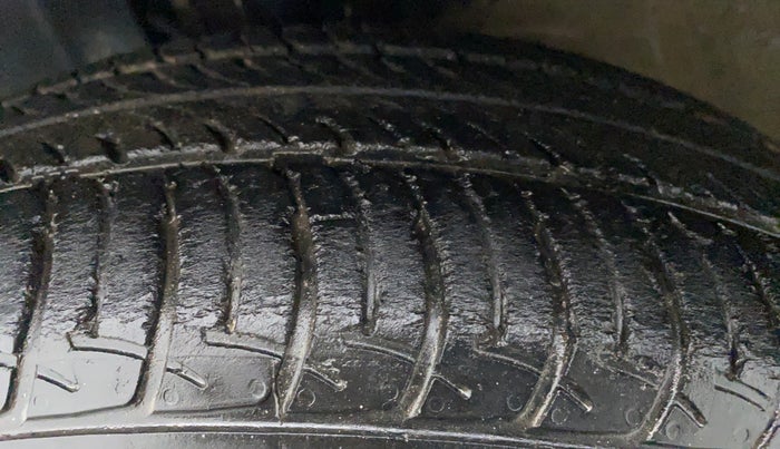 2019 Maruti New Wagon-R VXI (O) 1.2L, Petrol, Manual, 35,467 km, Left Front Tyre Tread