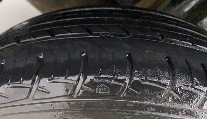 2016 Maruti Ertiga VXI CNG, CNG, Manual, 56,749 km, Right Rear Tyre Tread