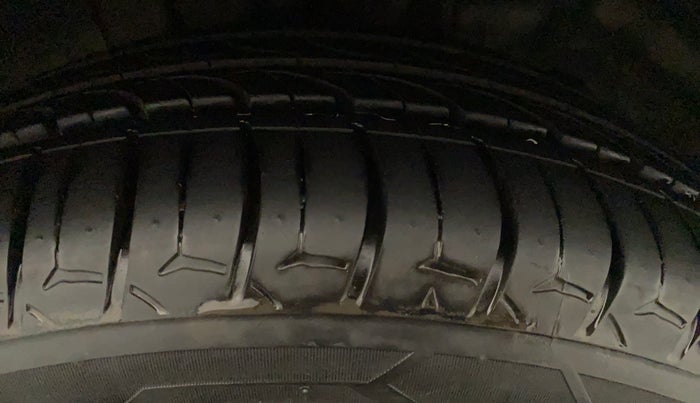 2018 Tata TIGOR XZA PETROL, Petrol, Automatic, 50,755 km, Right Front Tyre Tread