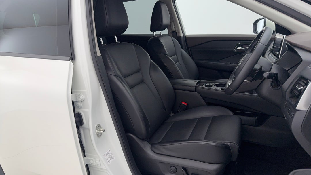 2023 Nissan X-trail St-l (4WD) 7 Seat, Automatic, 22139 km, Right Side Front Door Cabin View