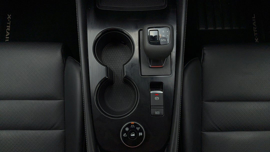 2023 Nissan X-trail St-l (4WD) 7 Seat, Automatic, 22139 km, Gear Lever 