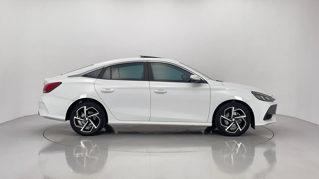 2024 MG Mg5 Essence, Automatic, 15186 km, Right Side View