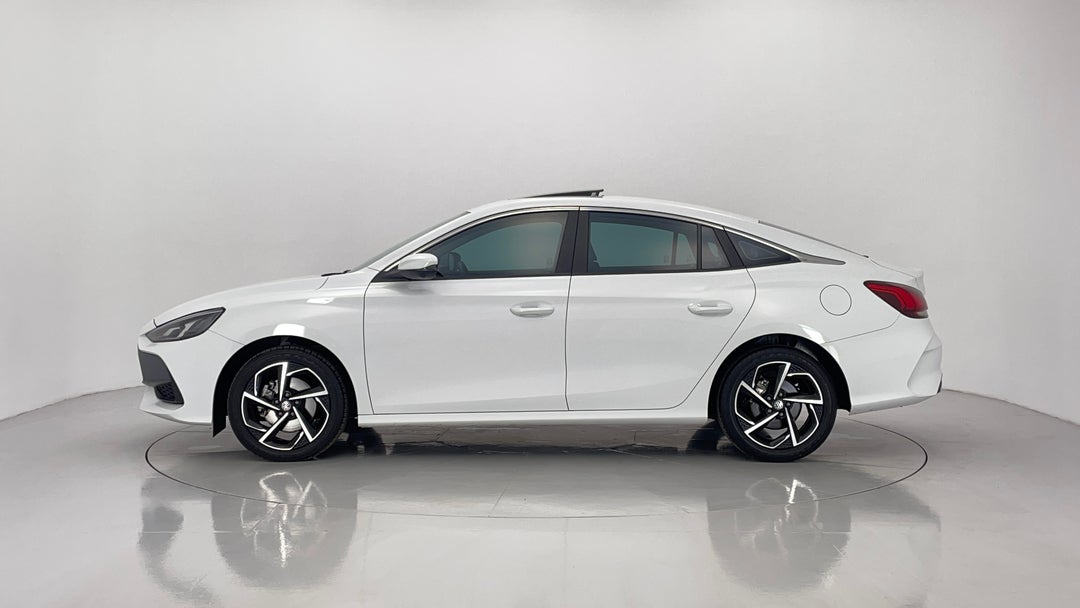 2024 MG Mg5 Essence, Automatic, 15186 km, Left Side View