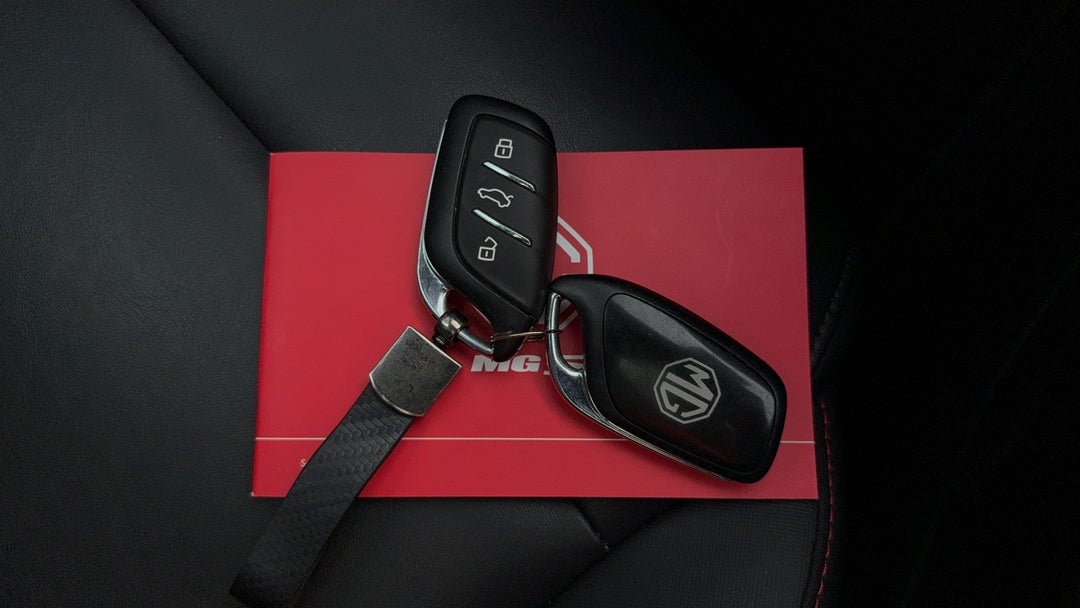 2024 MG Mg5 Essence, Automatic, 15186 km, Key Close-up
