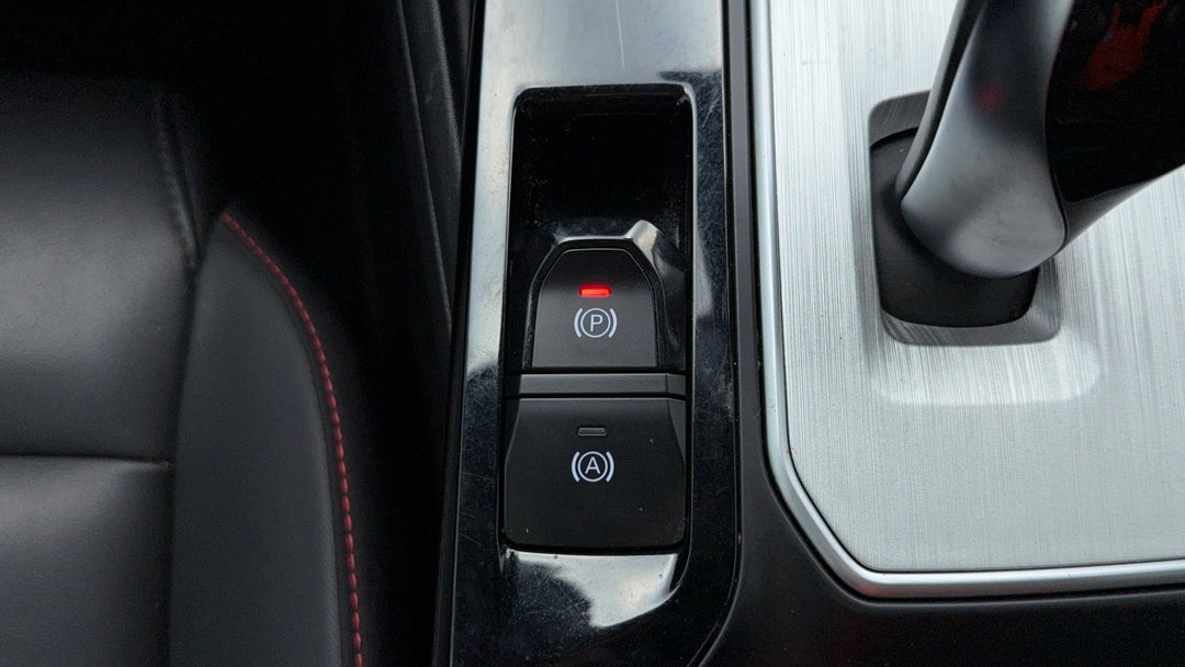 2024 MG Mg5 Essence, Automatic, 15186 km, Handbrake