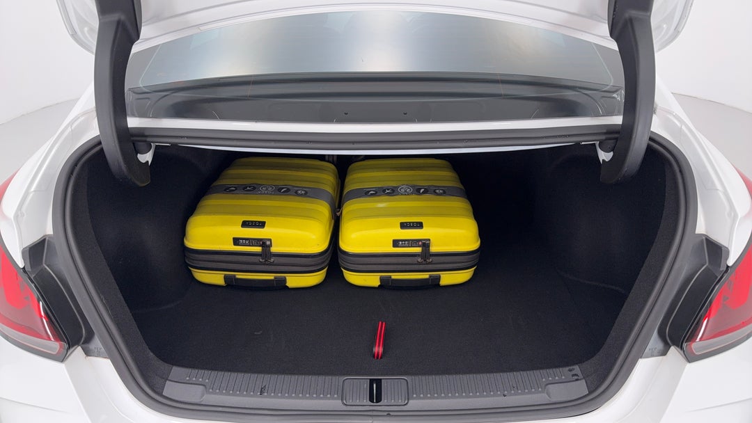 2024 MG Mg5 Essence, Automatic, 15186 km, Boot Inside View with Luggage