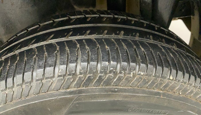 2017 Maruti Swift VXI, Petrol, Manual, 60,182 km, Left Rear Tyre Tread