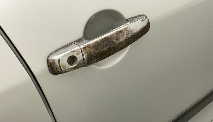 2017 Maruti Swift VXI, Petrol, Manual, 60,182 km, Driver-side door - Chrome on handle has slight discoularation