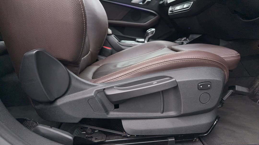 2020 BMW 2 18i M Sport Gran Coupe, Automatic, 46649 km, Drivers Side Adjustment Panel