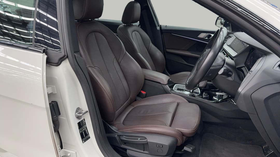 2020 BMW 2 18i M Sport Gran Coupe, Automatic, 46649 km, Right Side Front Door Cabin View