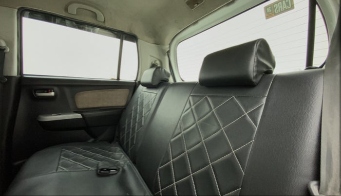 2016 Maruti Wagon R 1.0 VXI, Petrol, Manual, 1,22,260 km, Right Side Rear Door Cabin