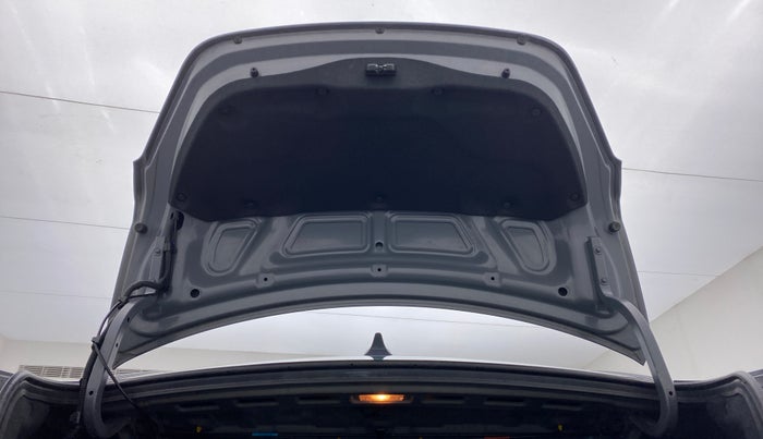 2016 Hyundai Verna FLUIDIC 1.6 SX VTVT, Petrol, Manual, 57,985 km, Boot Door Open