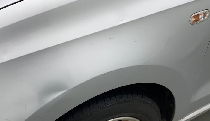2011 Volkswagen Vento HIGHLINE 1.6 MPI, Petrol, Manual, 39,689 km, Left fender - Slightly dented