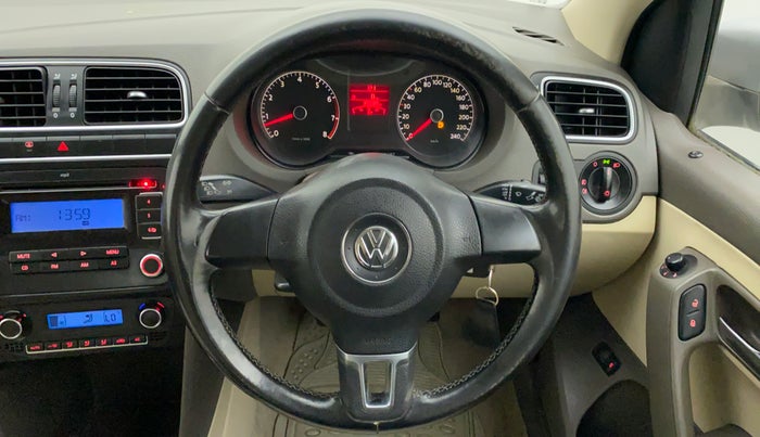 2011 Volkswagen Vento HIGHLINE 1.6 MPI, Petrol, Manual, 39,689 km, Steering Wheel Close Up
