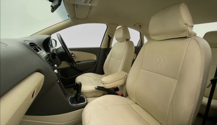 2011 Volkswagen Vento HIGHLINE 1.6 MPI, Petrol, Manual, 39,689 km, Right Side Front Door Cabin