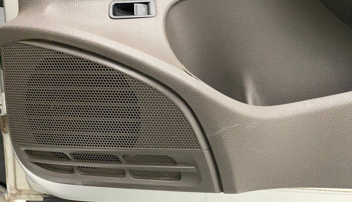 2011 Volkswagen Vento HIGHLINE 1.6 MPI, Petrol, Manual, 39,689 km, Speaker