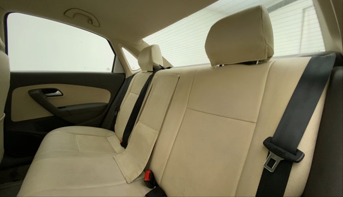 2011 Volkswagen Vento HIGHLINE 1.6 MPI, Petrol, Manual, 39,689 km, Right Side Rear Door Cabin