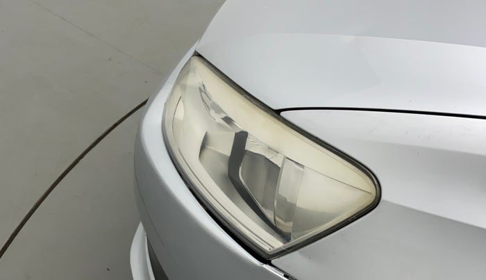 2011 Volkswagen Vento HIGHLINE 1.6 MPI, Petrol, Manual, 39,689 km, Left headlight - Faded