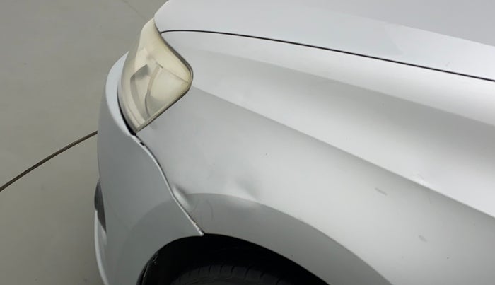 2011 Volkswagen Vento HIGHLINE 1.6 MPI, Petrol, Manual, 39,689 km, Left fender - Minor scratches