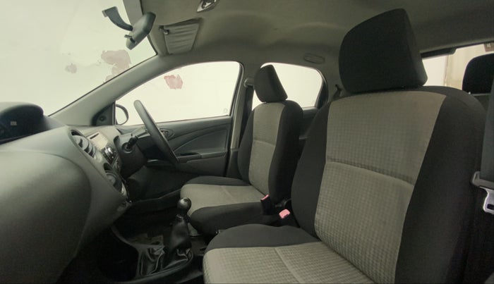 2013 Toyota Etios Liva G, Petrol, Manual, 35,060 km, Right Side Front Door Cabin