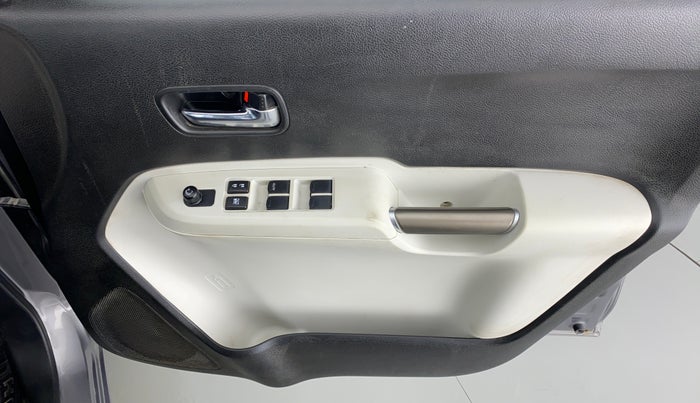2018 Maruti IGNIS DELTA 1.2 K12, Petrol, Manual, 29,913 km, Driver Side Door Panels Control