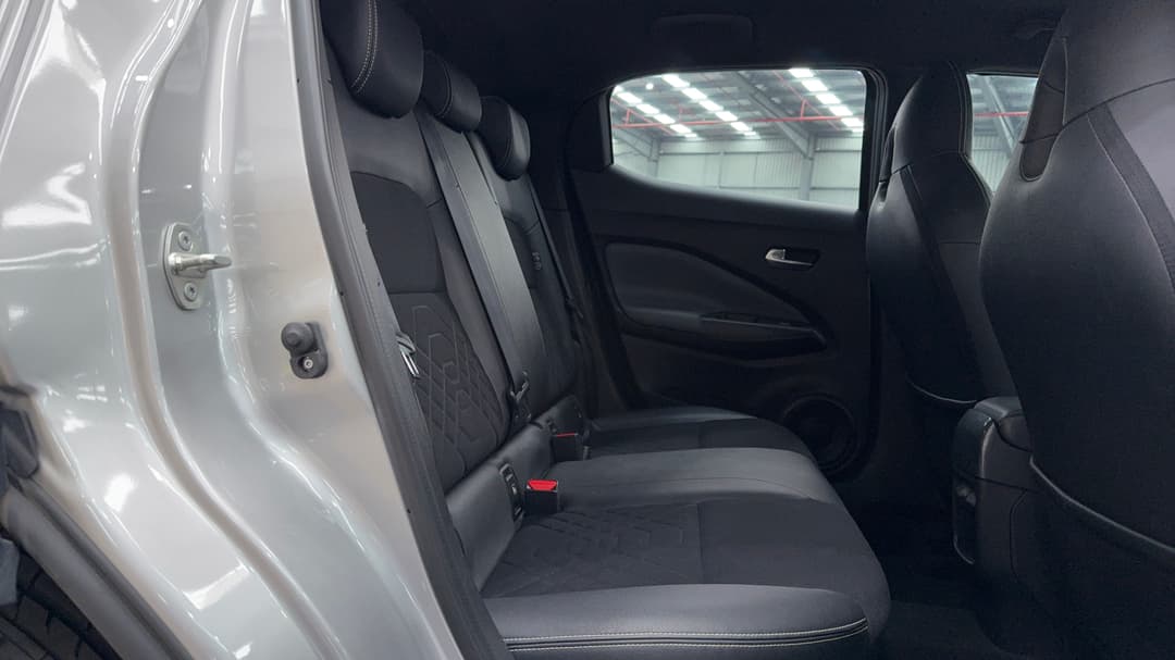 2020 Nissan Juke St-l, Automatic, 57574 km, Right Side Rear Door Cabin View