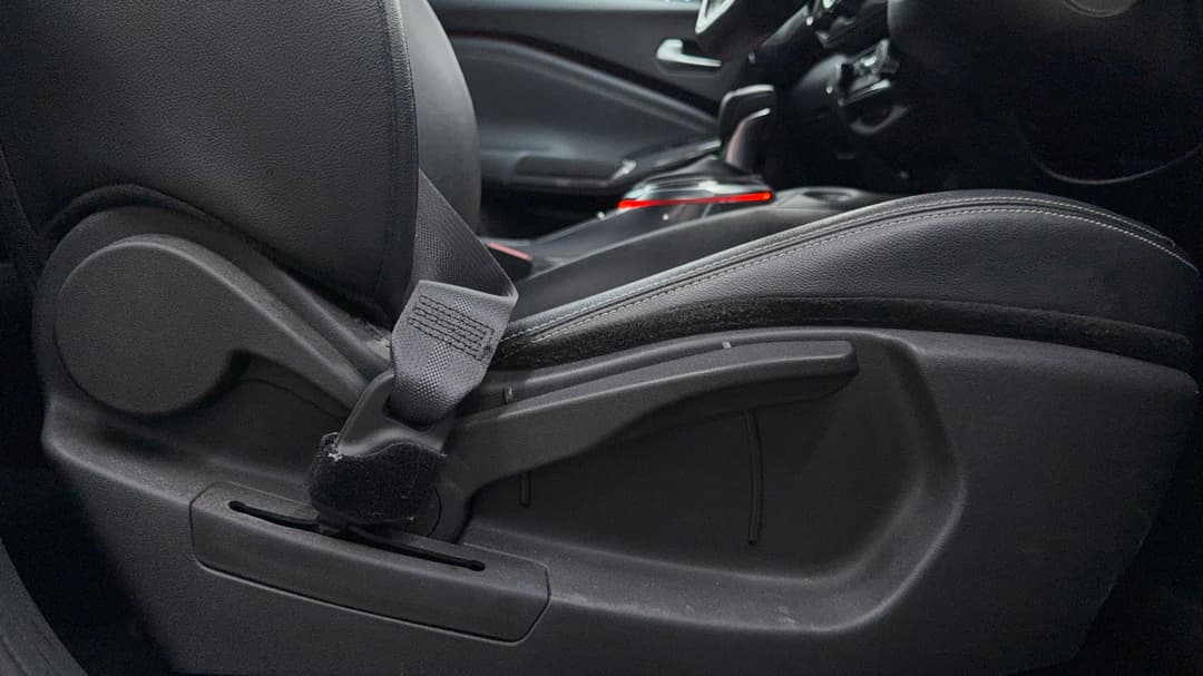 2020 Nissan Juke St-l, Automatic, 57574 km, Drivers Side Adjustment Panel