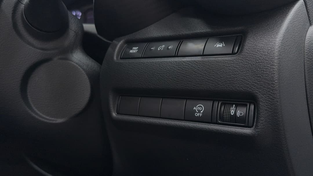 2020 Nissan Juke St-l, Automatic, 57574 km, Utility Switches/Buttons