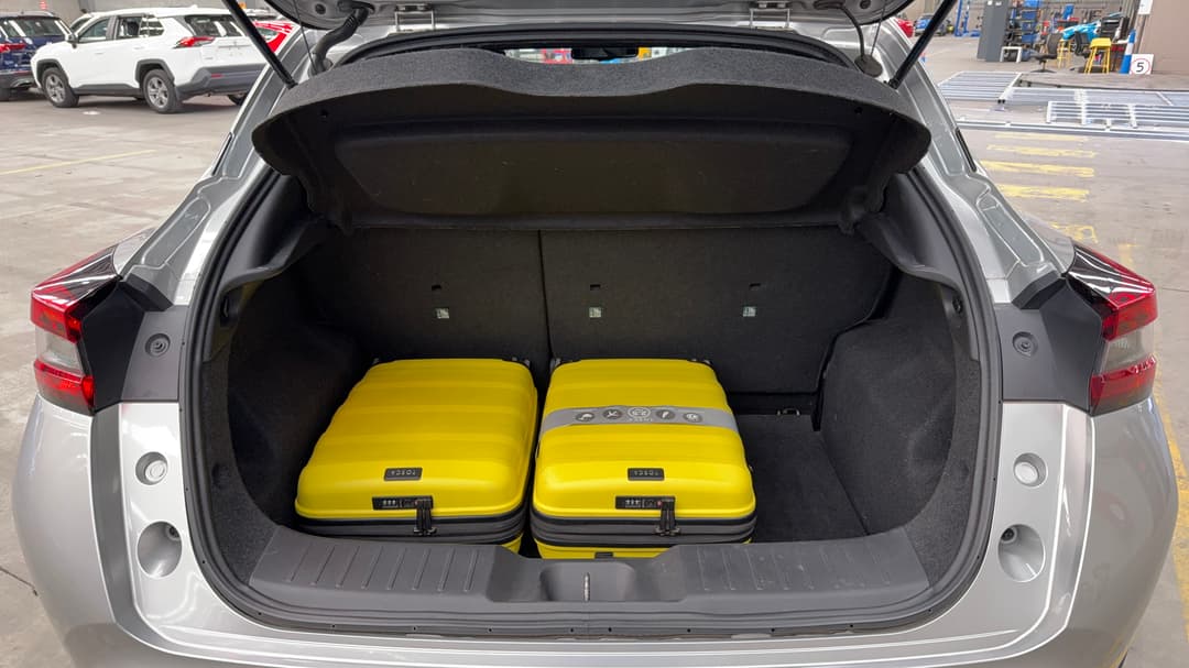 2020 Nissan Juke St-l, Automatic, 57574 km, Boot Inside View with Luggage