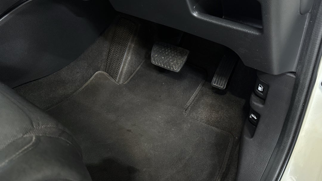 2017 Honda CR-V Vti-s (2WD), Automatic, 83983 km, Pedals and Footmat