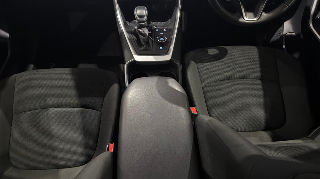 2021 Toyota RAV4 Gx (AWD) Hybrid, Automatic, 119721 km, Center Console