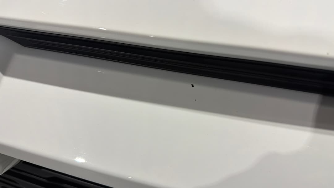 2021 Toyota RAV4 Gx (AWD) Hybrid, Automatic, 119721 km, Bumper Front Chip