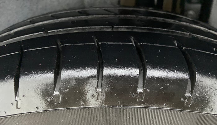 2015 Maruti Swift VDI ABS, Diesel, Manual, 1,07,229 km, Left Rear Tyre Tread