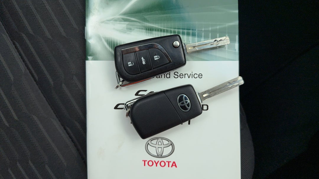 2016 Toyota Camry Altise, Automatic, 99121 km, Key Close-up