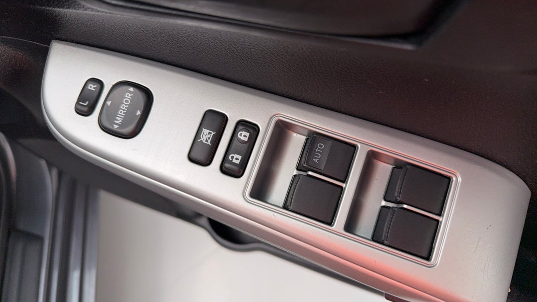 2016 Toyota Camry Altise, Automatic, 99121 km, Drivers Side Door Panel Controls