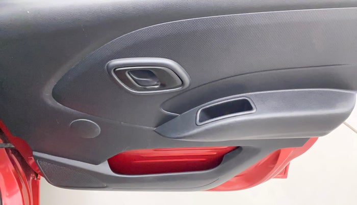 2016 Datsun Redi Go S, Petrol, Manual, 32,942 km, Driver Side Door Panels Control