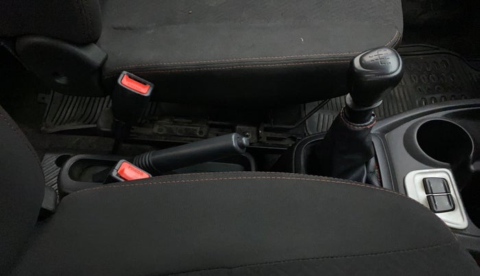 2016 Datsun Redi Go S, Petrol, Manual, 32,942 km, Gear Lever
