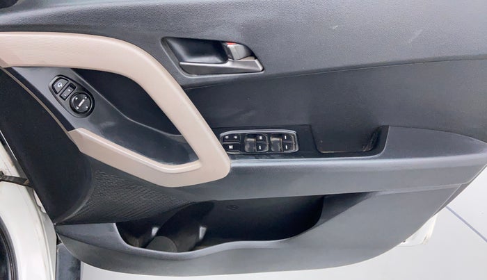 2015 Hyundai Creta 1.6 SX CRDI, Diesel, Manual, 81,812 km, Driver Side Door Panel Controls