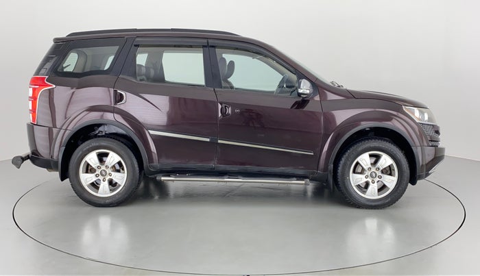 2015 Mahindra XUV500 W8 FWD, Diesel, Manual, 43,416 km, Right Side View