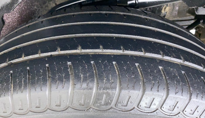 2015 Mahindra XUV500 W8 FWD, Diesel, Manual, 43,416 km, Left Rear Tyre Tread