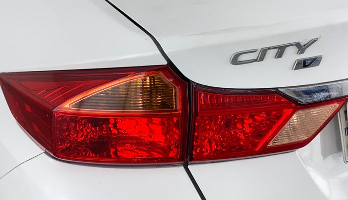 2018 Honda City V MT PETROL, Petrol, Manual, 49,786 km, Left tail light - Minor damage