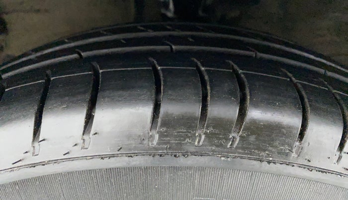 2009 Hyundai i10 MAGNA 1.2, Petrol, Manual, 78,920 km, Left Front Tyre Tread